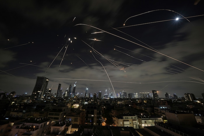 Israels Abwehrsystem Iron Dome wurde in der Nacht auf Montag stark gefordert. 