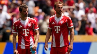 Thomas Müller (l.) und Harry Kane in der neuen Bayern-Wäsch‘