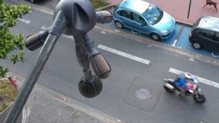 Nach fünf Jahren Tests sind Lärmblitzer in Paris nun Teil der regulären Verkehrsüberwachung. Das ...