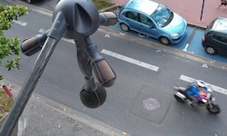 Nach fünf Jahren Tests sind Lärmblitzer in Paris nun Teil der regulären Verkehrsüberwachung. Das ...