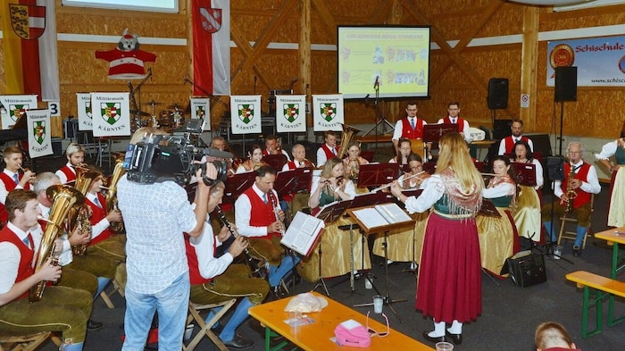 Für  500 Besucher wurde aufgespielt.