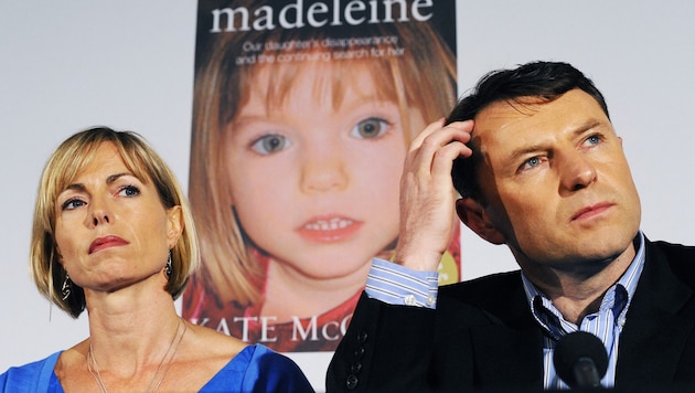 Maddies Eltern suchten jahrelang aufopfernd nach Spuren, die zu dem Mädchen führen.