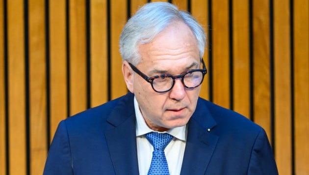 Nationalratspräsident Walter Rosenkranz (FPÖ) erntet für ein Zitat aus seiner Trauerrede nun ...