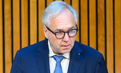 Nationalratspräsident Walter Rosenkranz (FPÖ) erntet für ein Zitat aus seiner Trauerrede nun ...