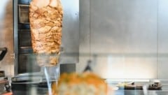 Zu der brutalen Attacke war es bei einem Kebabstand in der Laxenburger Straße gekommen ...