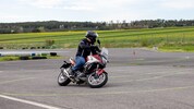 Spezielles Training wie in Neutal hilft jedem Biker, an Sicherheit im Umgang mit dem Motorrad zu ...