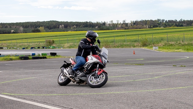 Spezielles Training wie in Neutal hilft jedem Biker, an Sicherheit im Umgang mit dem Motorrad zu ...