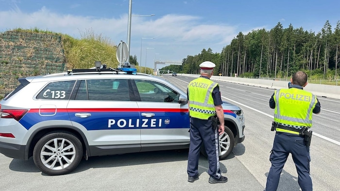 Das Tempo auf heiklen Strecken nimmt die Polizei ins Visier.