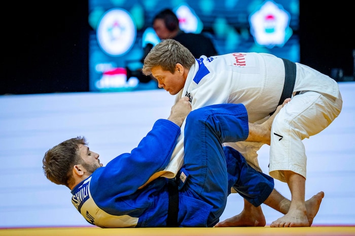 Shamil Borchashvili (blau) musste sich Matthias Casse geschlagen geben.