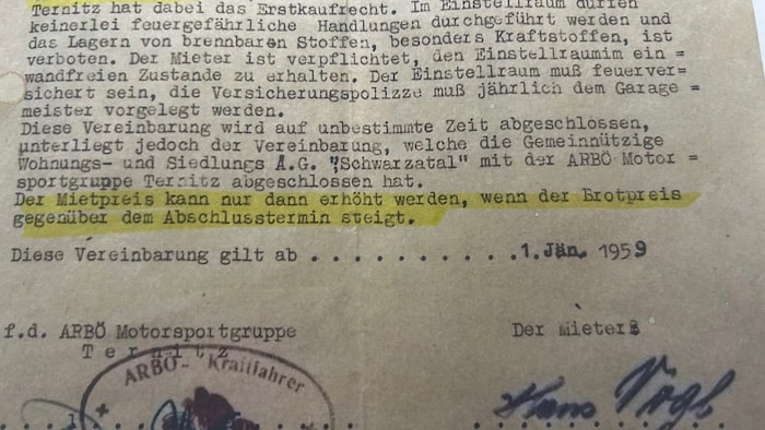 Skurriles Detail am Rande: Der Mietpreis der Garagen richtet sich nach dem jeweiligen Brotpreis. ...