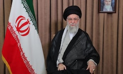 Ali Khamenei ist der geistige und politische Führer des Iran – weite Teile der Bevölkerung sind ...