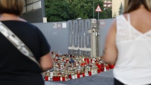 Die Anteilnahme vor dem Grazer Gymnasium nimmt auch eine Woche nach dem Anschlag kein Ende.