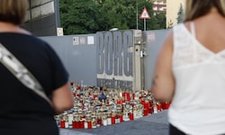 Die Anteilnahme vor dem Grazer Gymnasium nimmt auch eine Woche nach dem Anschlag kein Ende.