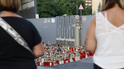 Die Anteilnahme vor dem Grazer Gymnasium nimmt auch eine Woche nach dem Anschlag kein Ende.