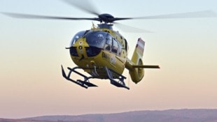 Die Frau wurde mit dem Notarzthubschrauber in Krankenhaus geflogen (Symbolbild).