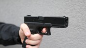 Ein Waffenverbot untersagt das Besitzen, Erwerben oder Führen von Waffen wie Pistolen, Revolvern ...