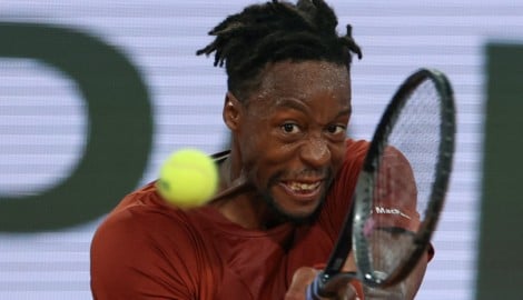 Im Tennis bekommen die Profispielerinnen und Profispieler nach Niederlagen immer wieder ...