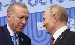 Von links: Der türkische Präsident Recep Tayyip Erdogan mit seinem russischen Kollegen Wladimir ...