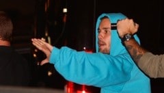 Popstar Justin Bieber steht derzeit offenbar gleich mit mehreren Menschen auf Kriegsfuß.