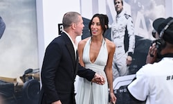 Red Carpet oder Altar? Brad Pitt im Anzug, Ines im weißen Wow-Look – dieses Paar weiß, wie man ...