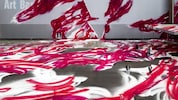 Art Basel: Die pinken und weißen Linien von Katharina Grosse empfangen die Besucher vor der ...