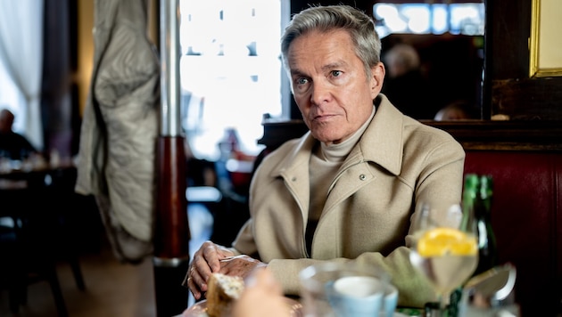Wir trafen Alfons Haider im Café „Ritter“ in Wien. Hier ist er Stammgast, kennt die Ober beim ...