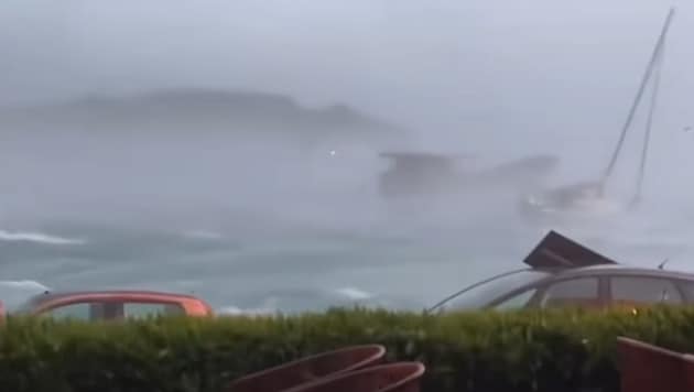 Fliegendes Wasser und Windgeschwindigkeiten von bis zu 110 km/h vor Rovinj
