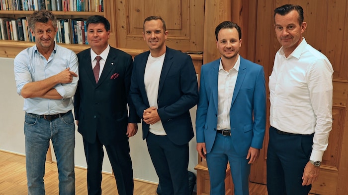Gastgeber Christian Blaschke (2. v. li.) mit den Vortragenden (rechts) sowie bei der Eröffnung ...