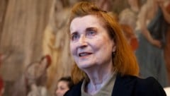 Elfriede Jelinek ist nicht tot, wie der Rowohlt-Verlag kurz nach der Falschmeldung bestätigte. 