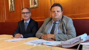 Anwalt Martin Fischer verhalf der Gemeinde Ollersdorf und Bürgermeister Bernd Strobl im vorjahr ...