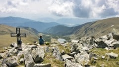 Mit einer verdienten Rast und einem herrlichen Ausblick auf den malerischen Sundlsee darf man ...