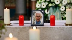 Am Zentralfriedhof nahmen Familie, Wegbegleiter und Bürger Abschied von Alfred Stingl.