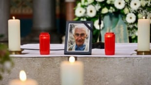 Am Zentralfriedhof nahmen Familie, Wegbegleiter und Bürger Abschied von Alfred Stingl.
