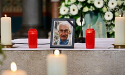 Am Zentralfriedhof nahmen Familie, Wegbegleiter und Bürger Abschied von Alfred Stingl.