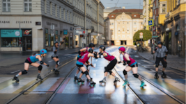 Die Fearless Bruisers sind Gastgeberinnen