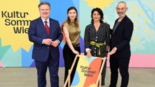 Bürgermeister Michael Ludwig, Kabarett-Kuratorin „Malarina“ Marina Lacković, Kulturstadträtin ...