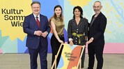 Bürgermeister Michael Ludwig, Kabarett-Kuratorin „Malarina“ Marina Lacković, Kulturstadträtin ...