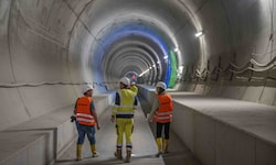 Der Rohbau des Tunnels ist fertiggestellt. Es fehlt noch die technische Aussrüstund, zu der auch ...