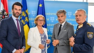 Landbauer, Mikl-Leitner, Verfassungsschützer Scherscher und Polizeidirektor Popp im neuen ...