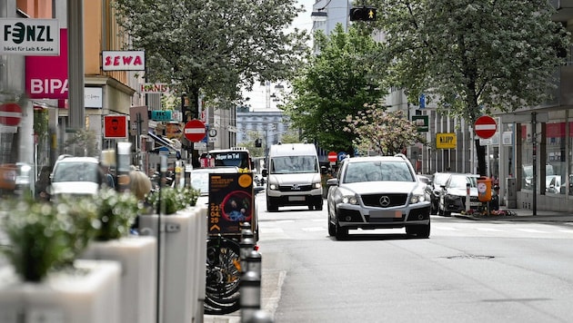 Die Hauptstraße in Urfahr, die als zentrale Einkaufs- und Verkehrsachse gilt, soll zur ...