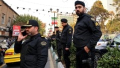 Iranische Polizisten in Teheran