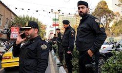 Iranische Polizisten in Teheran