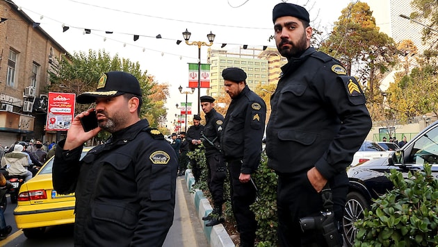 Iranische Polizisten in Teheran