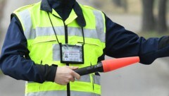 Der Autofahrer wollte sich nicht kontrollieren lassen (Symbolbild). 