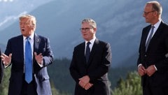 US-Präsident Donald Trump mit dem britischen Premier Keir Starmer und Deutschlands Kanzler ...