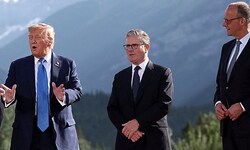 US-Präsident Donald Trump mit dem britischen Premier Keir Starmer und Deutschlands Kanzler ...