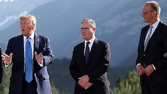 US-Präsident Donald Trump mit dem britischen Premier Keir Starmer und Deutschlands Kanzler ...