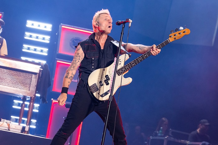 Green-Day-Bassist Mike Dirnt gewinnt im Alter zunehmend an Coolheit dazu.