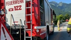 Die Feuerwehr entfernte die Leitung und reinigte das Öl von der Straße.
