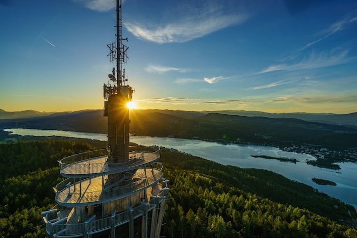 Der Sonnenaufgang am Pyramidenkogel ist eines der Highlights der Sonnwendwanderung